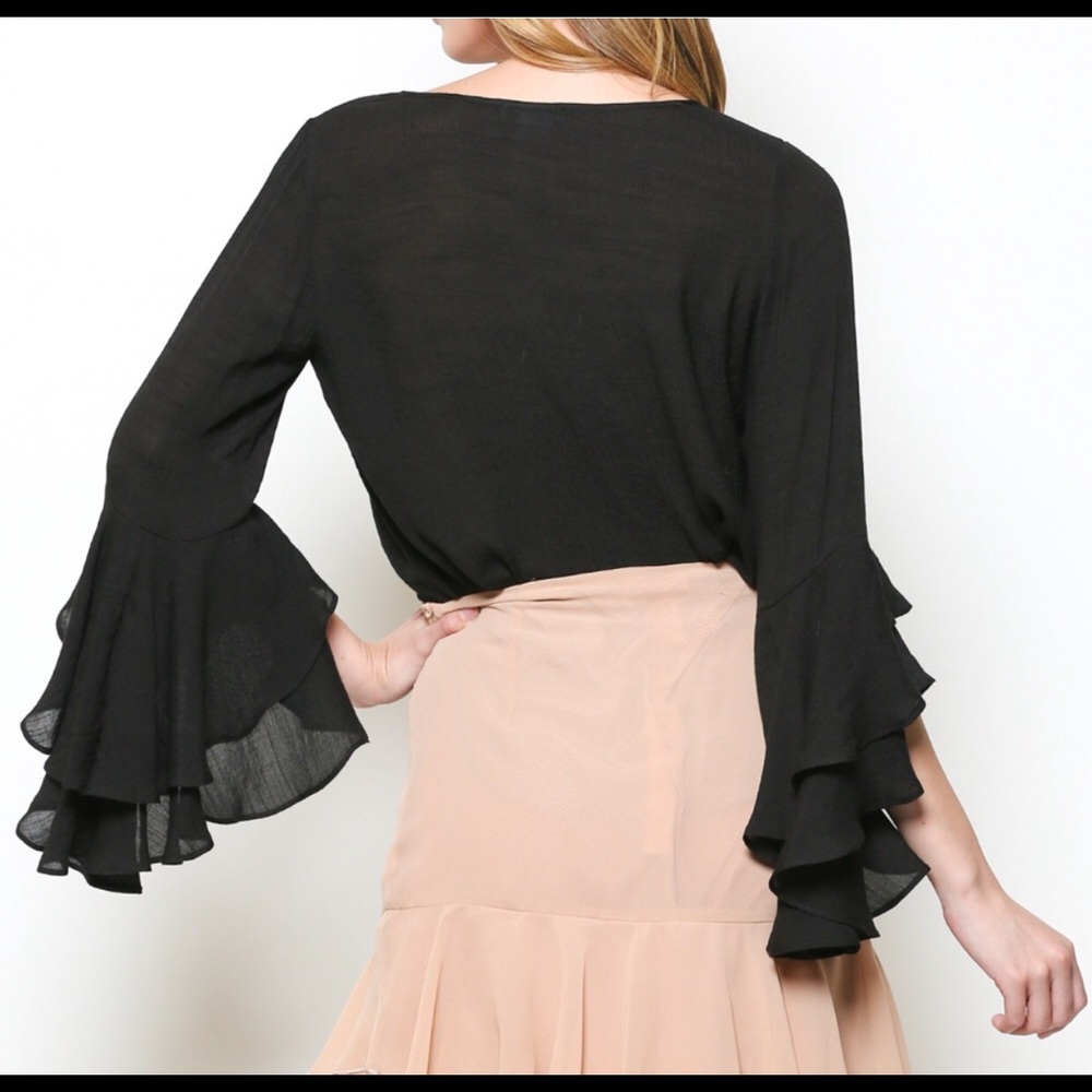 Beautiful Black Bell/Ruffle Sleeve blouse S/M/L - Picture 2 of 3